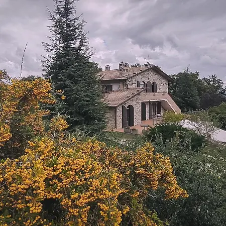 Amrita Janani-yoga E Lifestyle Tra Gubbio E Assisi Bed & Breakfast *